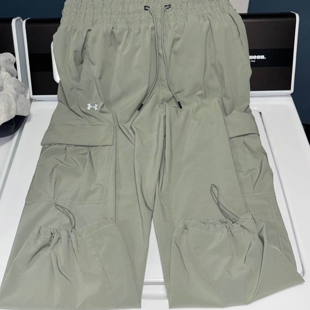 Women’s Green Under Armour Cargo Athletic Pants